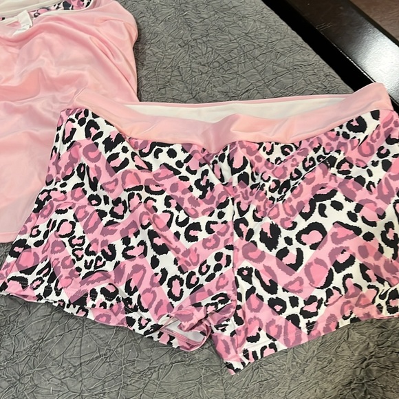 Womens tankini set. Gently used. XXL. Pink leopard. Swim short bottoms . - Picture 3 of 4